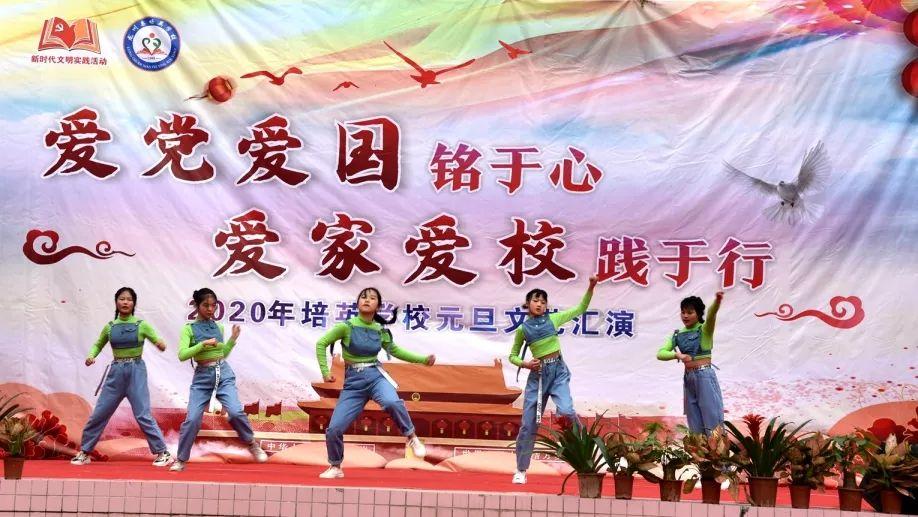 法拉利司法拍卖385.9万元成交 还有这些豪车拍出高价